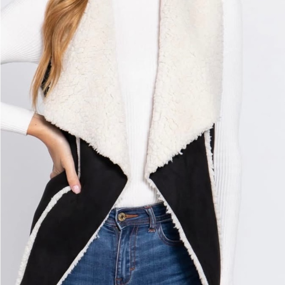 Faux Suede Stylish Black and Cream Shearling Vest NWT SMALL